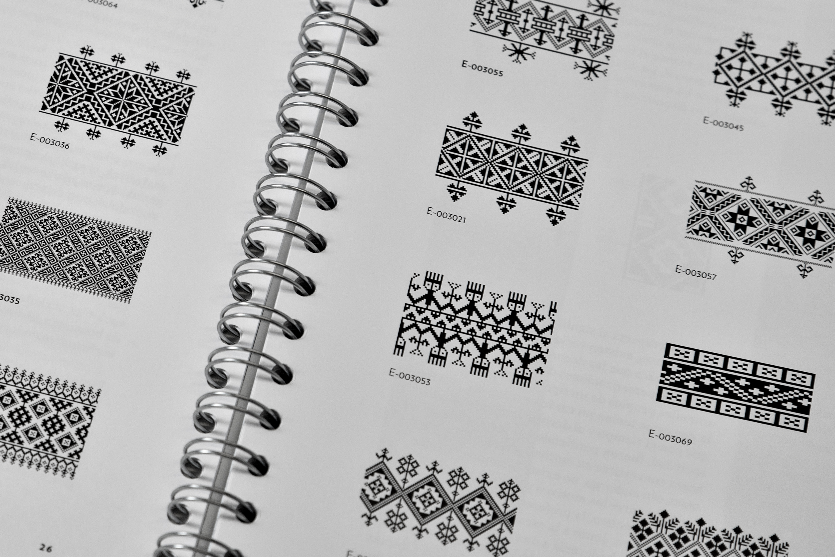 Bordados - Diseño editorial para STM by Strogoff Komunikazioa - Creative Work - $i