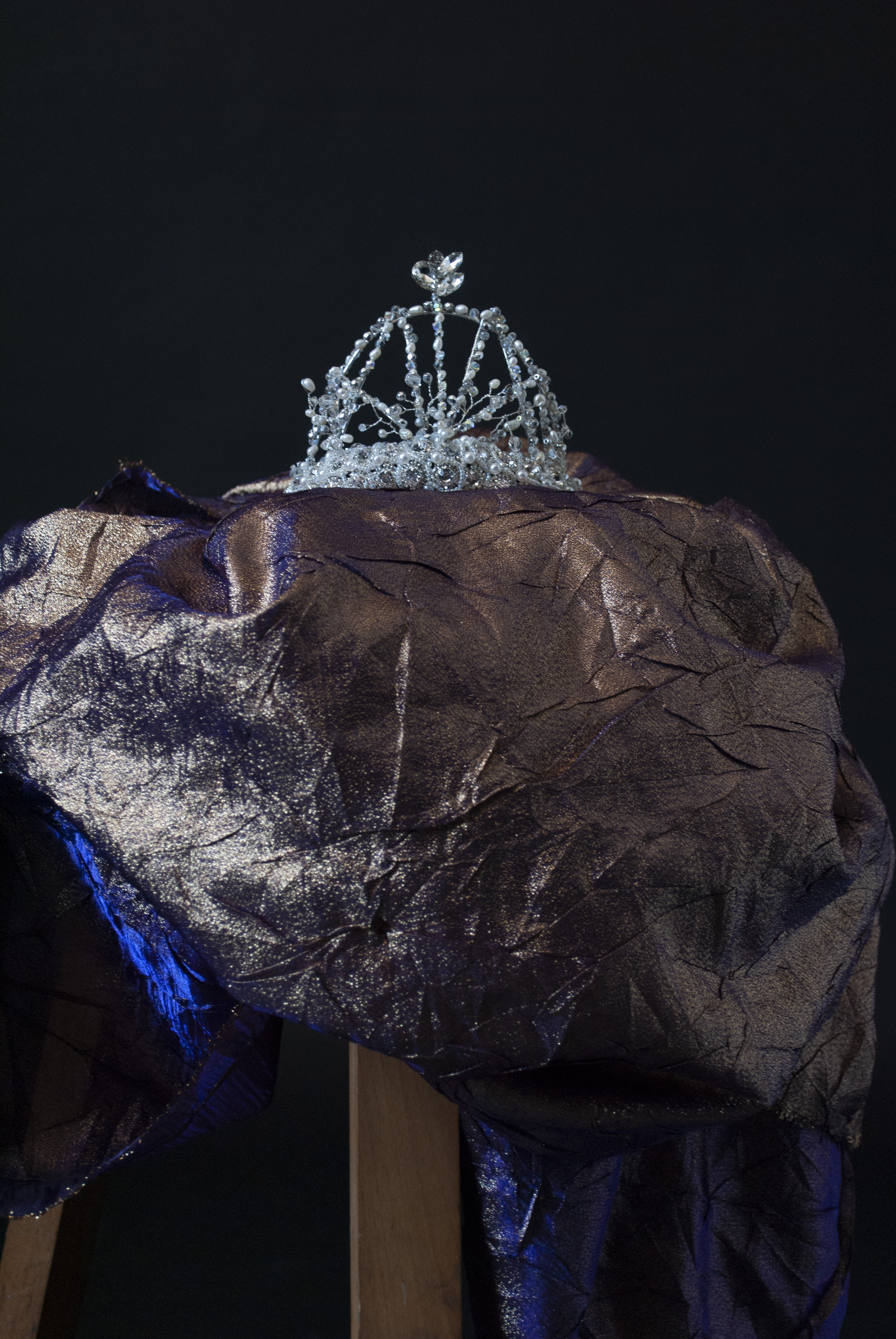 Nadelahi Dama Crown by Maria del Carmen Sevil Budesca - Creative Work - $i