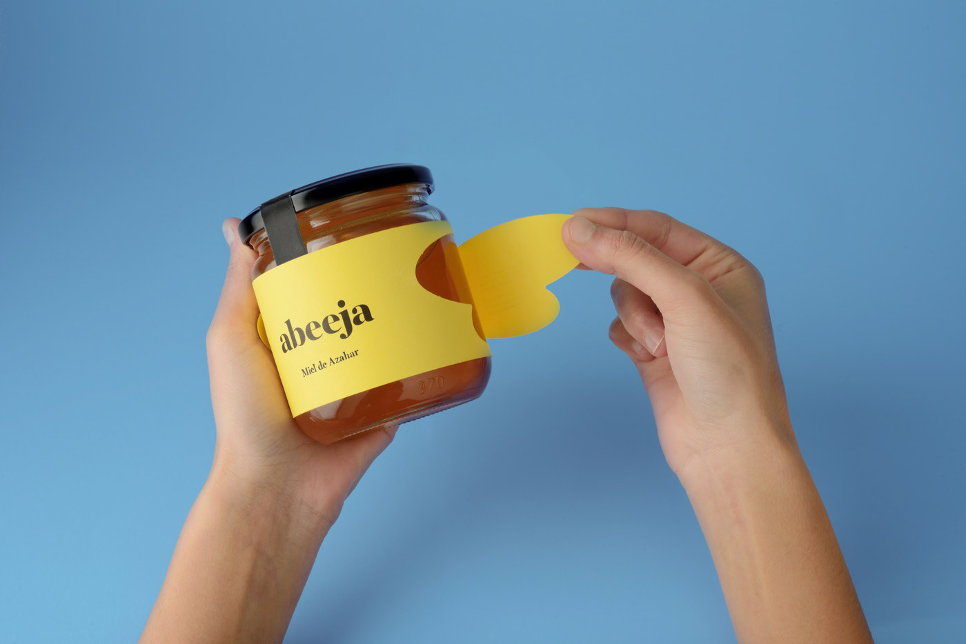 Abeeja — Honey Packaging by Andrés Guerrero - Creative Work - $i