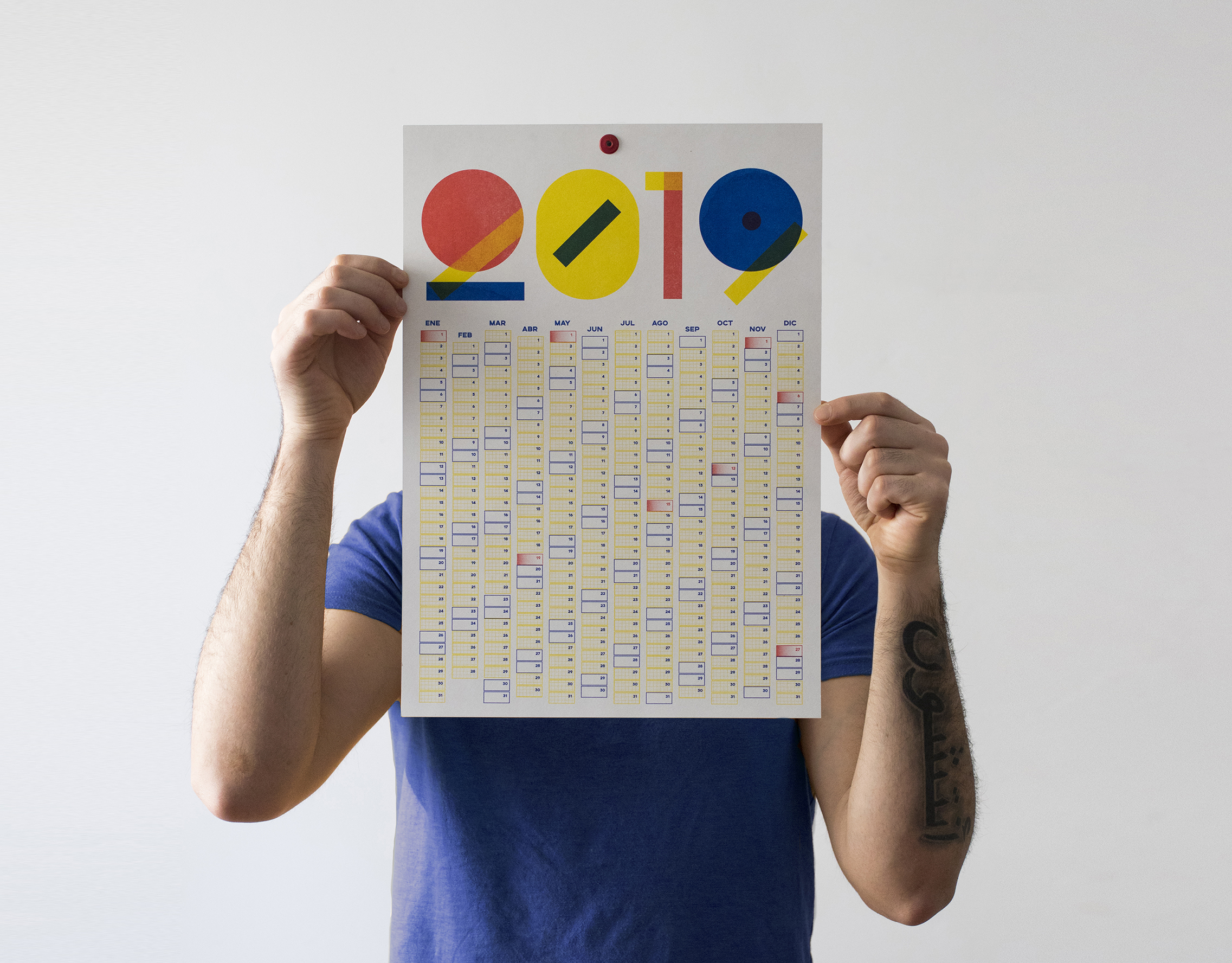 Calendario one-page 2019 by Clara Briones - Antton Ugarte - Creative Work